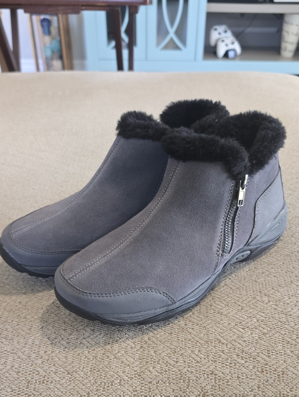 Easy Spirit Explorer 24 Gray Suede Ankle Bootie Boots - Size 8.5 NARROW
